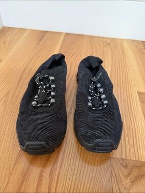 Men's Black Slip-On Athletic Sneakers with Bungee Lacing